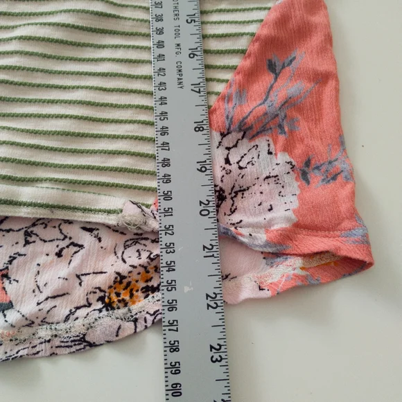 Doe & Rae Mixed Media Layered Top Size Small - Picture 6 of 8